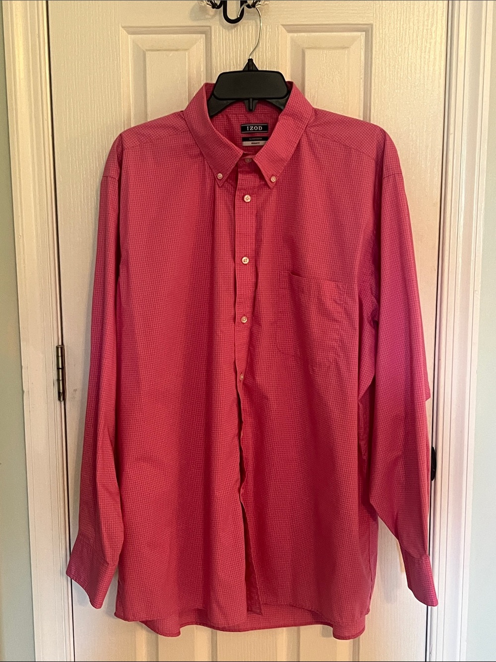 Izod Men’s Pink Checkered Button-Down Casual Shirt